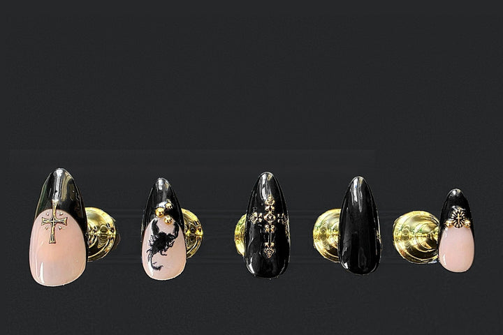 Press-on nails Gothique croix, peints à la main – Alkemia Studio