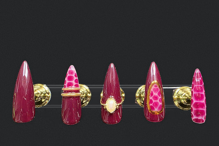 Press-on nails Bordeaux croco, peints à la main – Alkemia Studio