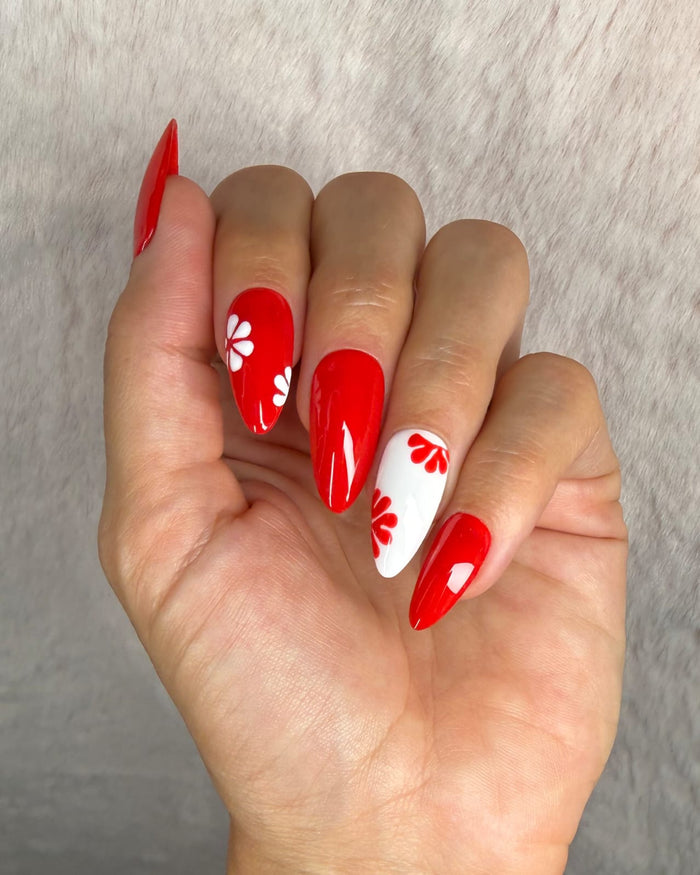 Press-on nails Fleurs rouges