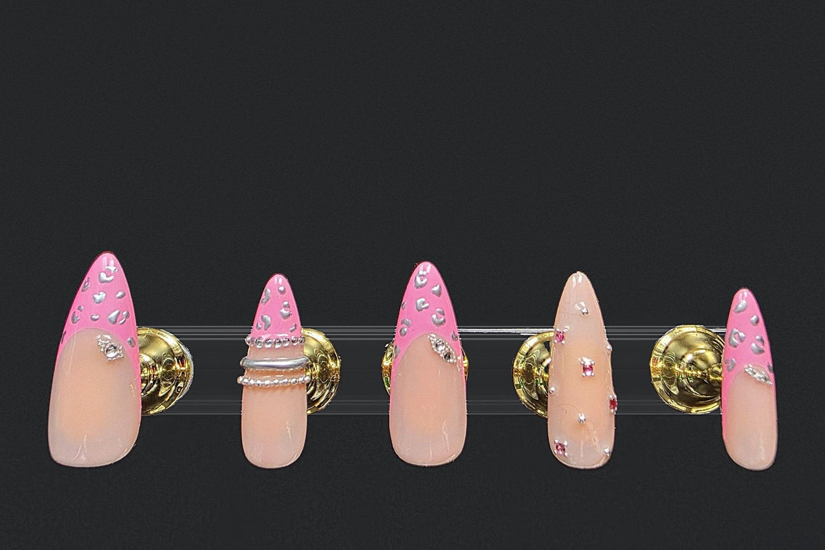 Press-on nails Rose léopard argent, peints à la main – Alkemia Studio